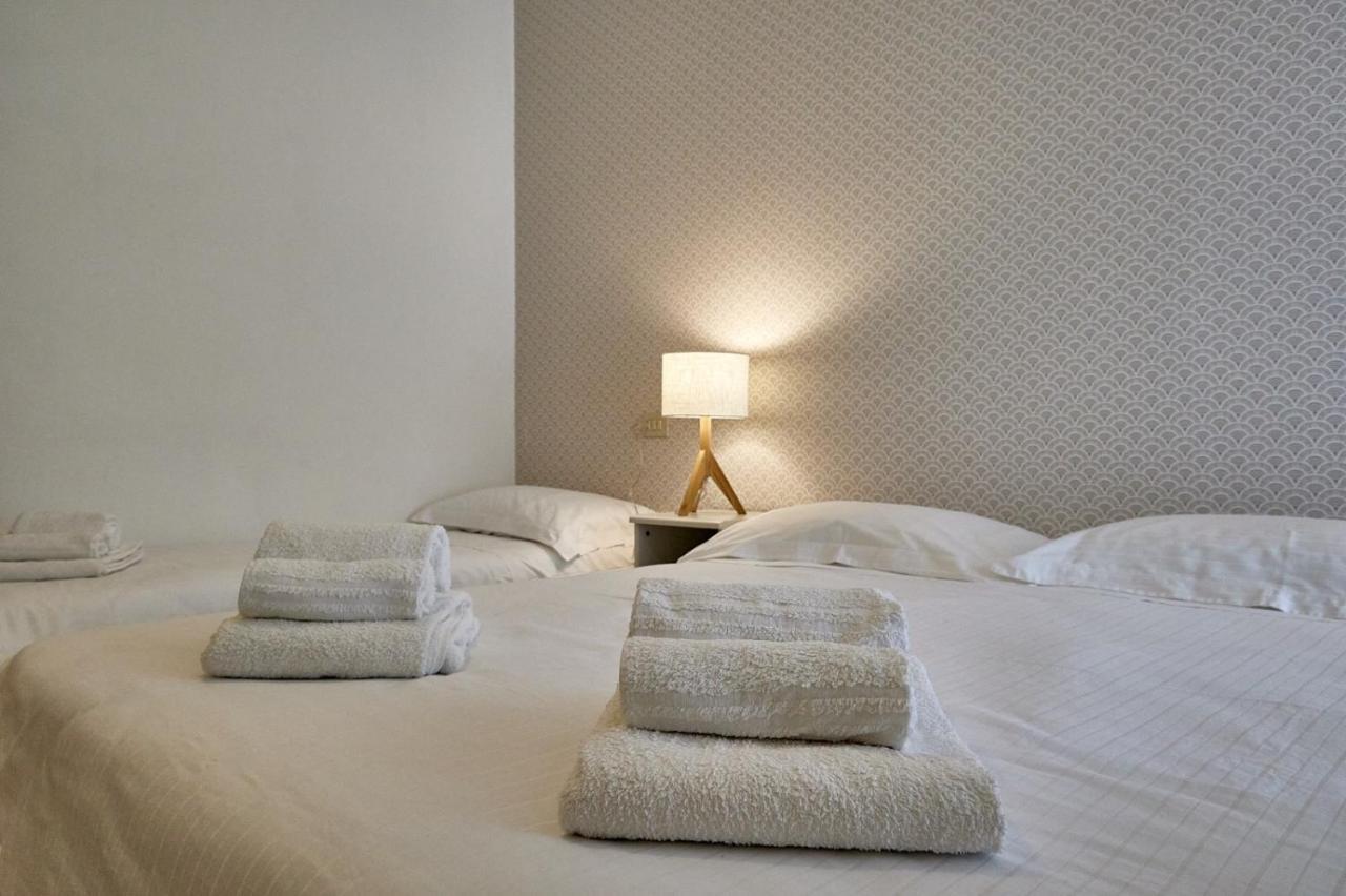 Hotel Spring Римини Екстериор снимка