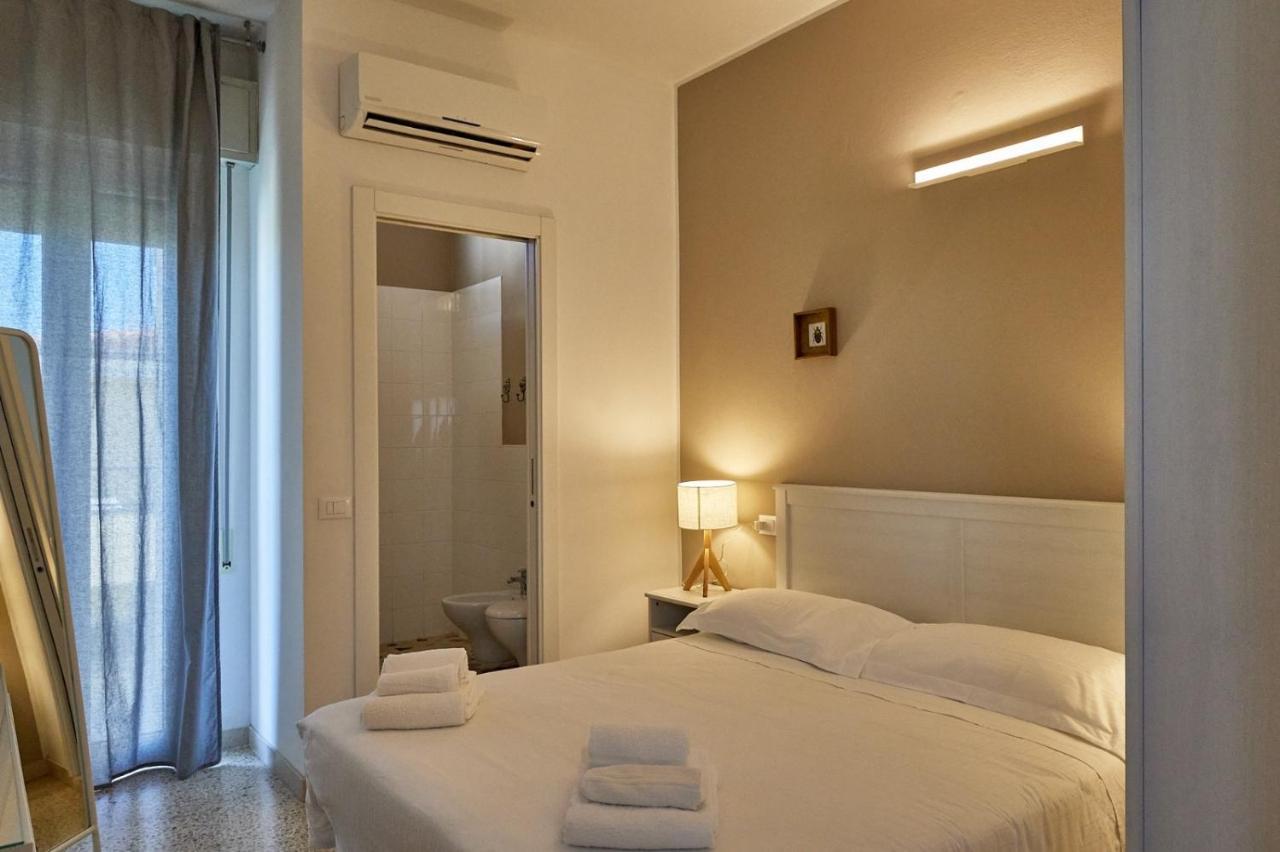 Hotel Spring Римини Екстериор снимка