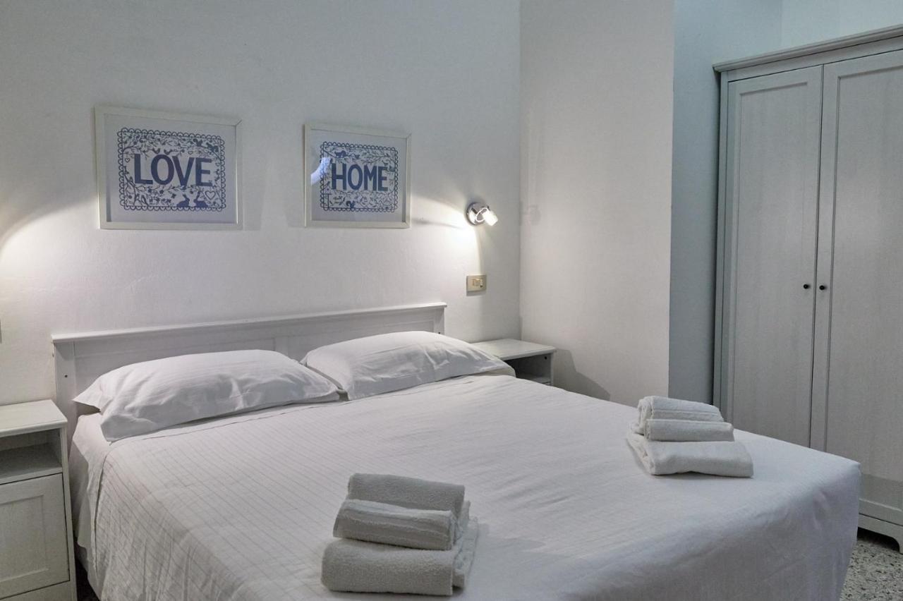 Hotel Spring Римини Екстериор снимка