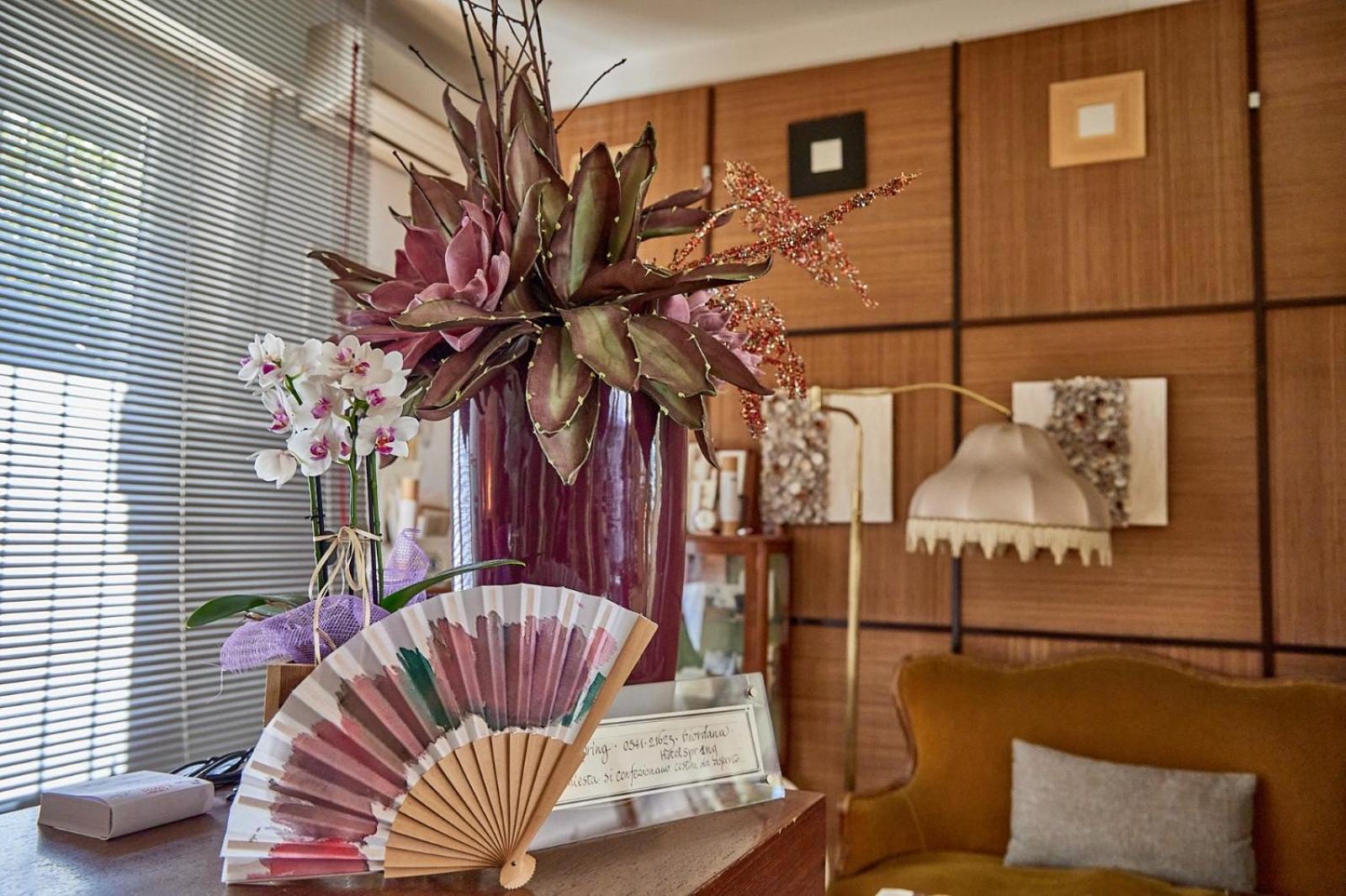 Hotel Spring Римини Екстериор снимка