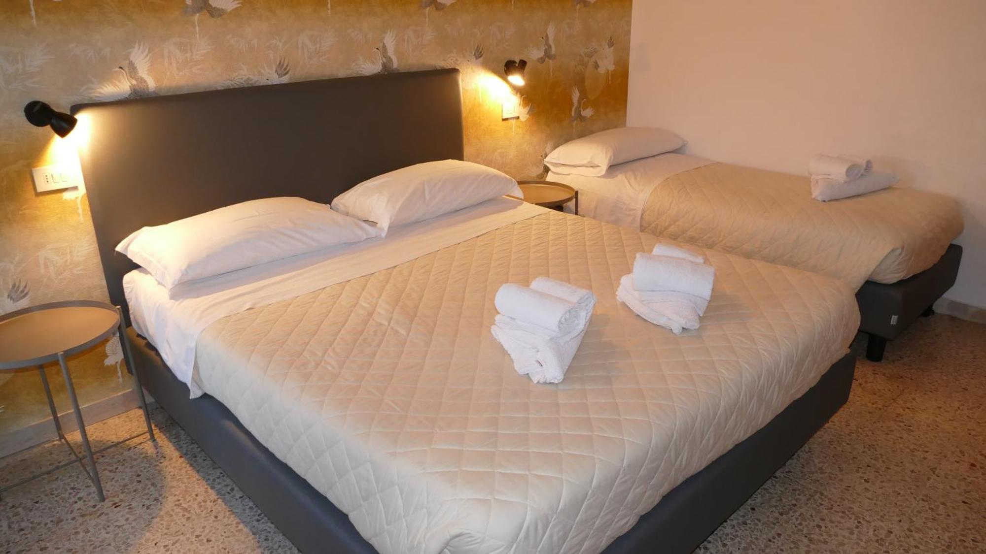 Hotel Spring Римини Екстериор снимка