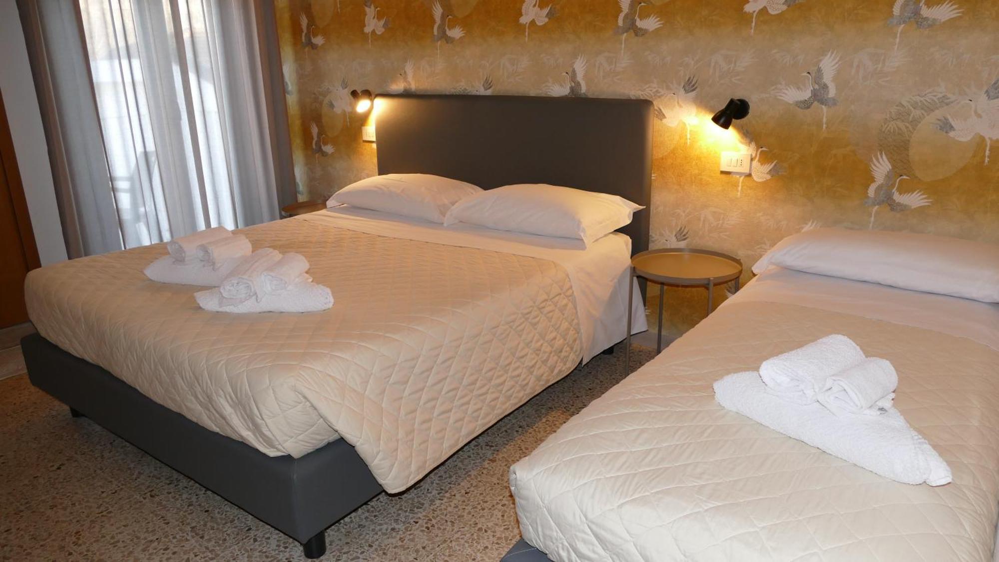 Hotel Spring Римини Екстериор снимка
