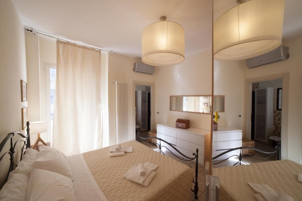 Hotel Spring Римини Екстериор снимка